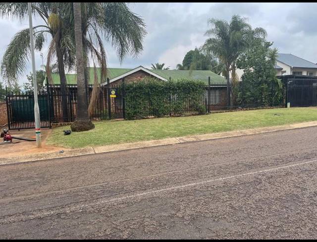 4 BEDROOM HOUSE FOR SALE IN DANVILLE